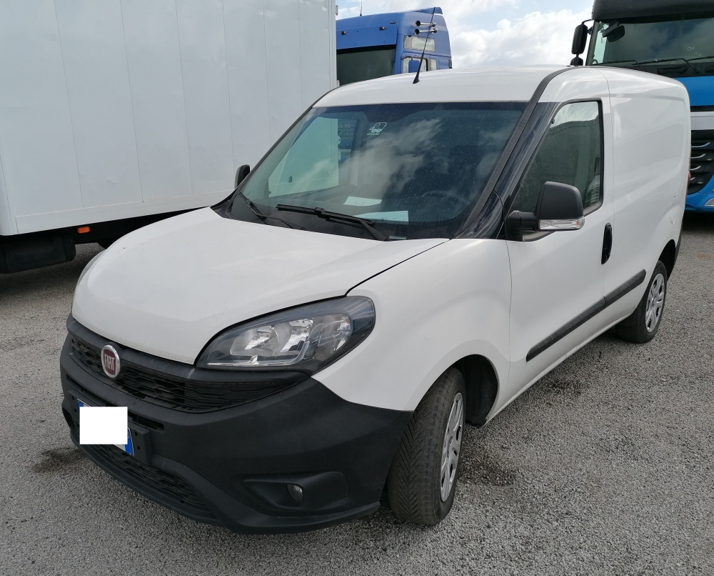  - Autosalone Catalano