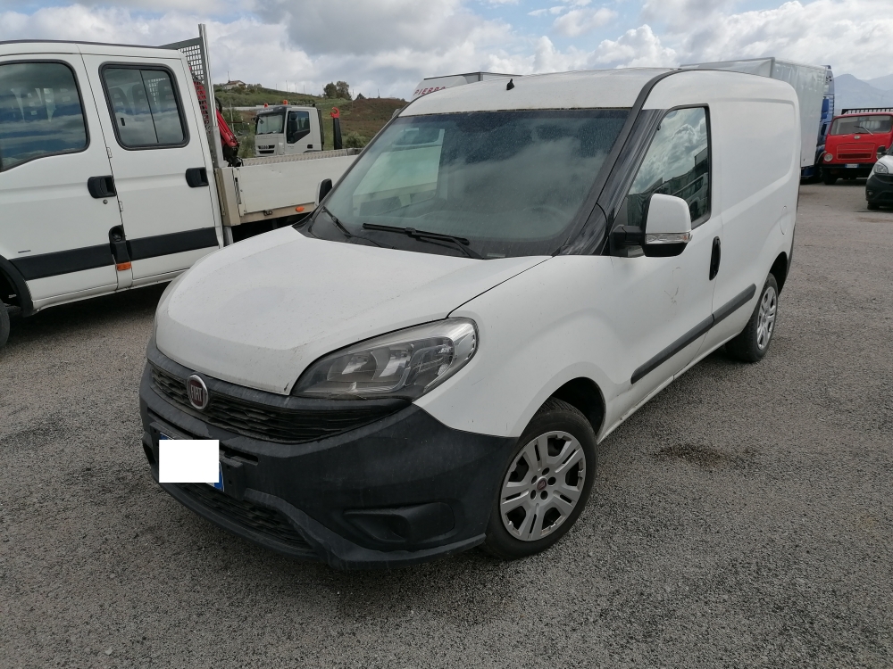  - Autosalone Catalano